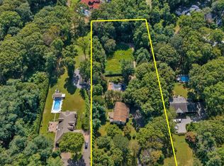 270 Frost Pond Rd, Glen Head, NY 11545