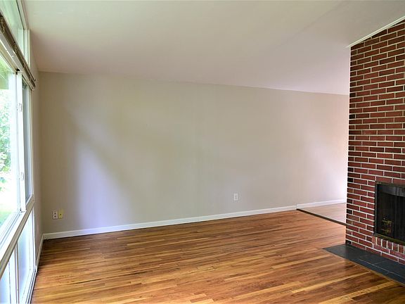 5th image of 14017 SE 37th Pl