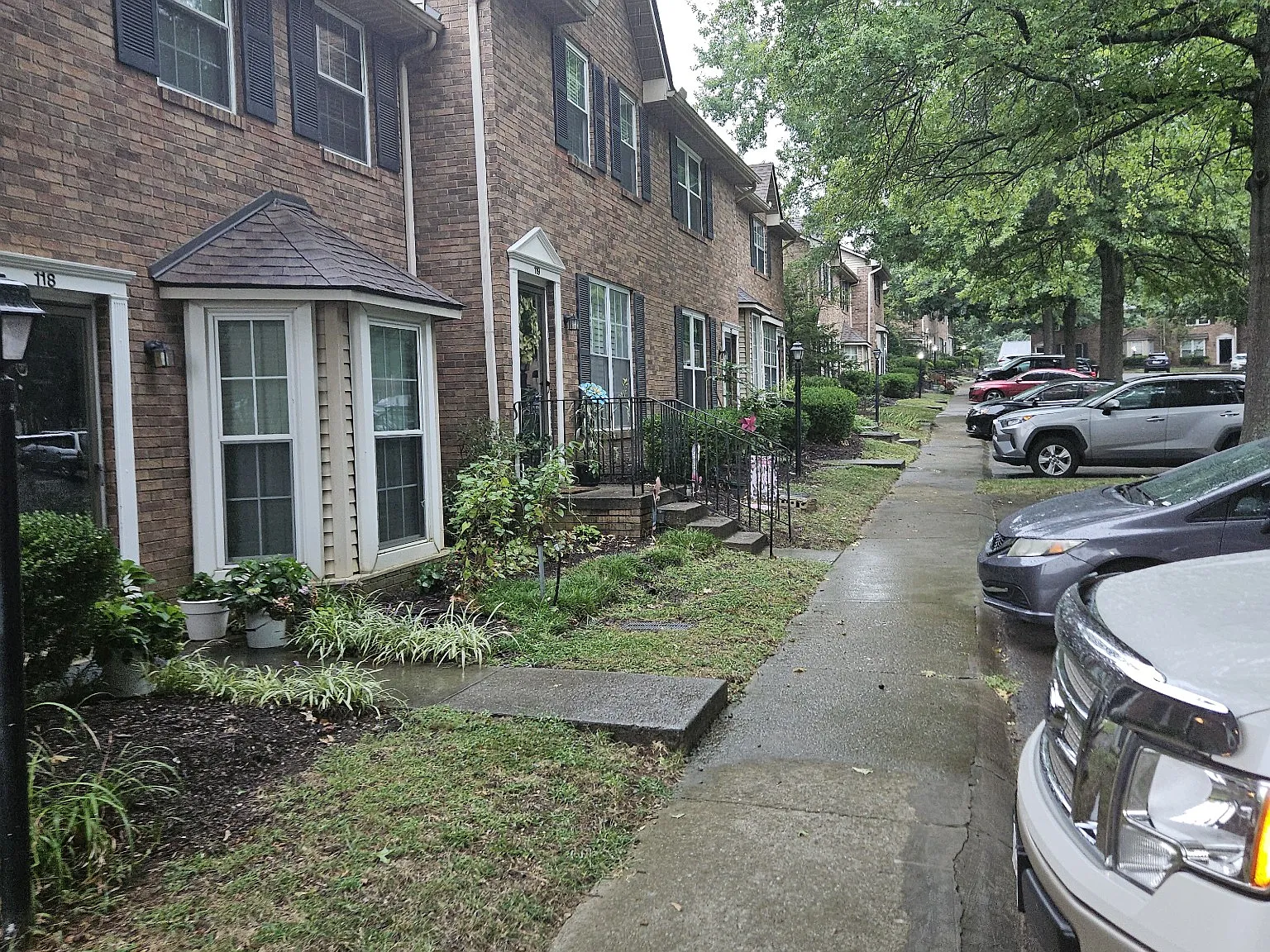 2 bed, 1.5 bath, 1088 sqft, $1,875 — Photo 2