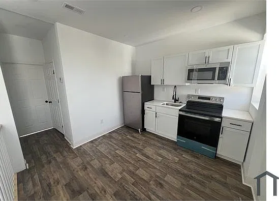 1 bed, 700 sqft, $1,150 — Photo 2