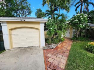 Amaretto, Miami, FL 33186