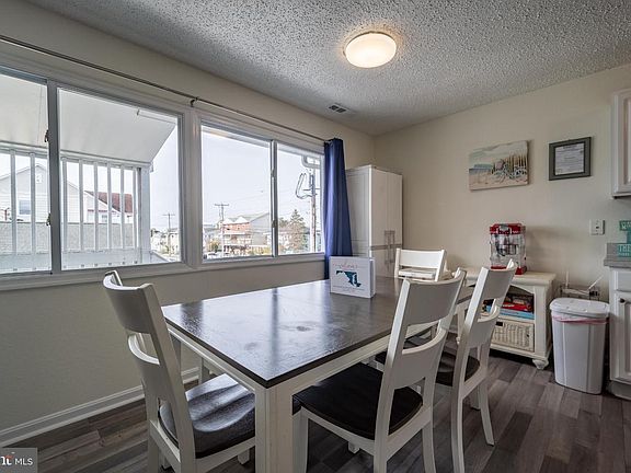 2nd image of 207 8th St #201W