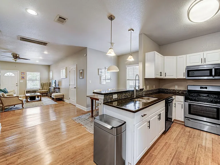1302 Cedar Ave — Photo 18