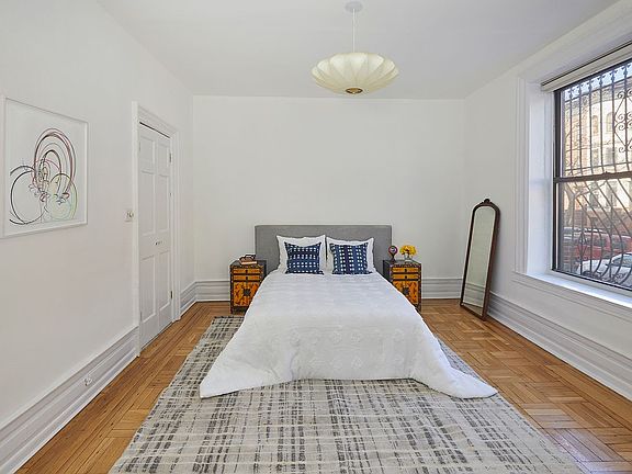 4th image of 328 Sterling Pl APT 1B