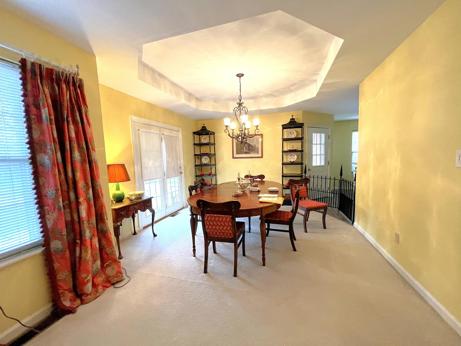 3 bed, 2.0 bath, 1816 sqft, $2,100 — Photo 4