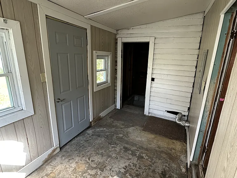 1531 Johnson Ave — Photo 15