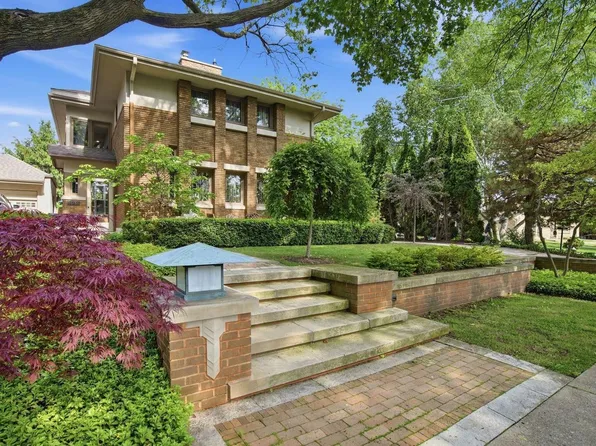 3934 N Harcourt PLACE, Shorewood, WI 53211