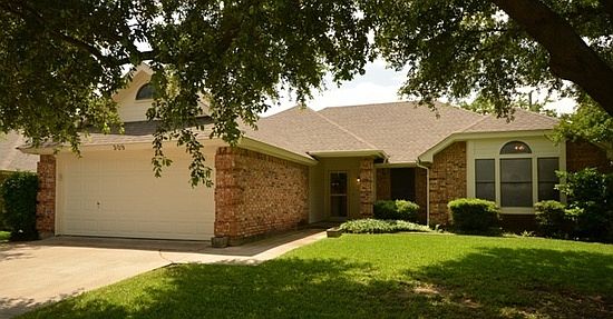 1st image of 304 Cindy Ct