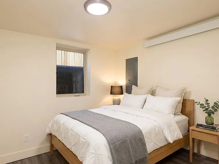 Seattle 3 Bedroom Apartment for Rent | Newly Remodeled Home with In-Unit Washer/Dryer, Private En... — Photo 9