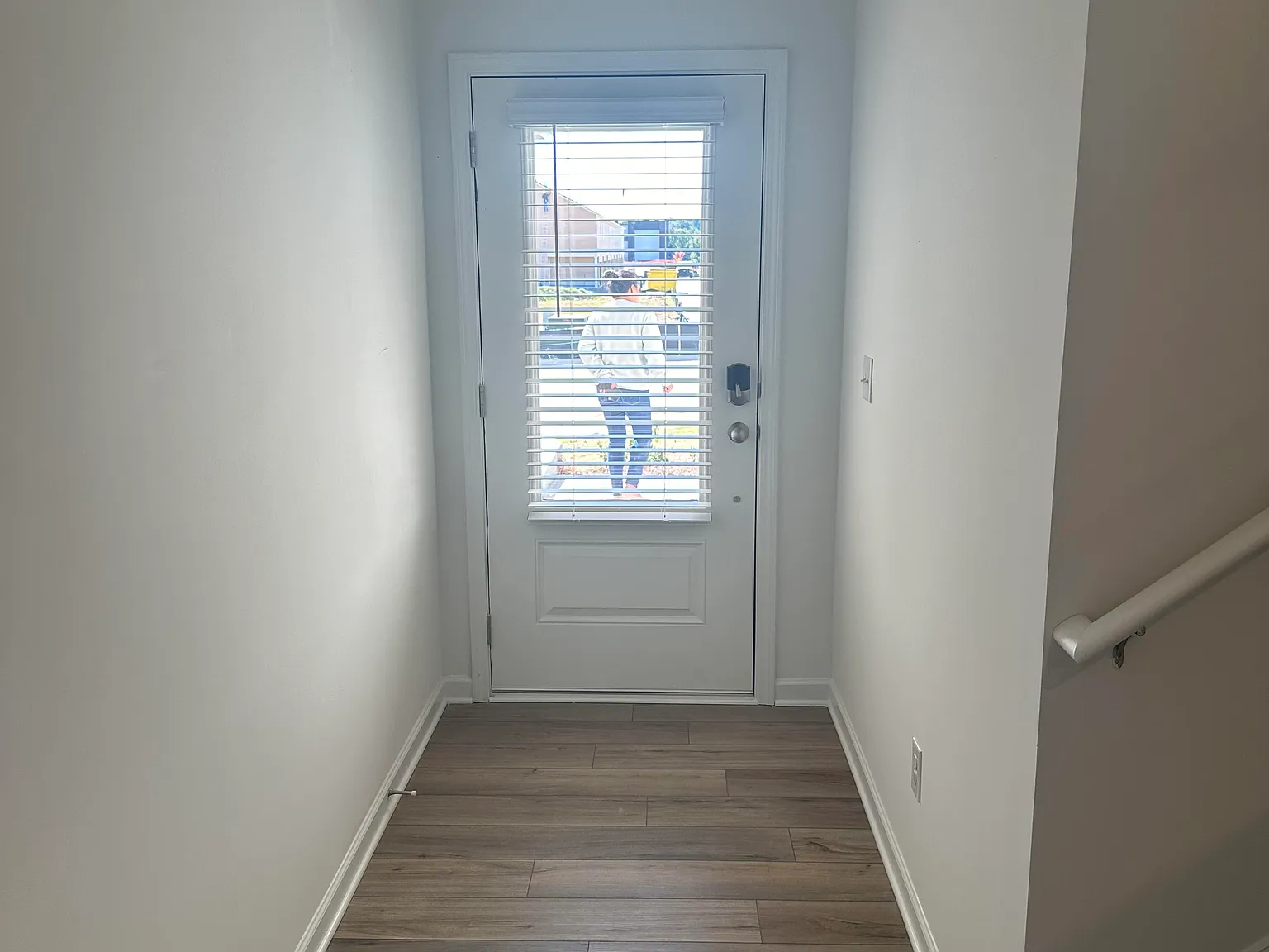 3 bed, 2.5 bath, 1836 sqft, $2,150 — Photo 3
