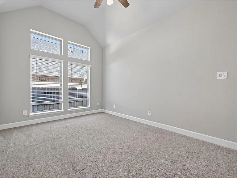 15330 Legacy Park Way — Photo 9