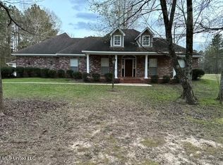 305 Oak Cove Rd, Terry, MS 39170