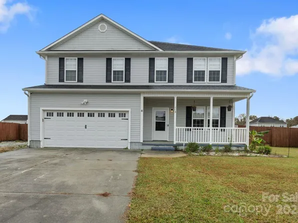 113 Woods Run Cir, Richlands, NC 28574