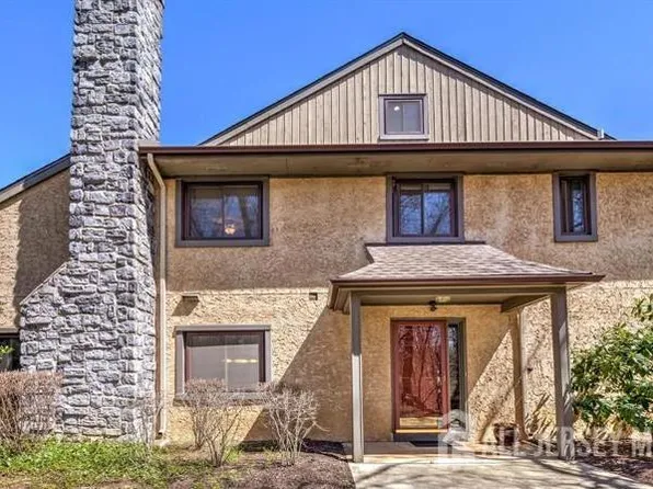 17 Ashford Dr, Plainsboro, NJ 08536