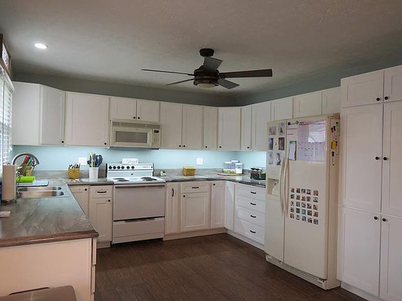 5th image of 2730 Hillview Dr