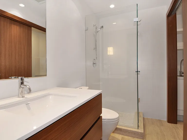1600L Beach Ave — Photo 12