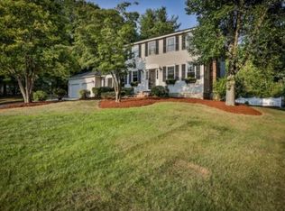 4 Kent St, Windham, NH 03087