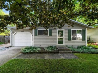 56718 Driftwood Dr, Elkhart, IN 46516