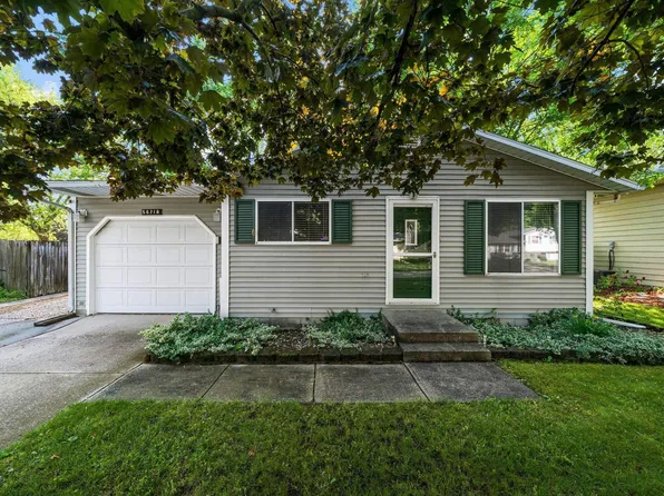 56718 Driftwood Dr, Elkhart, IN 46516