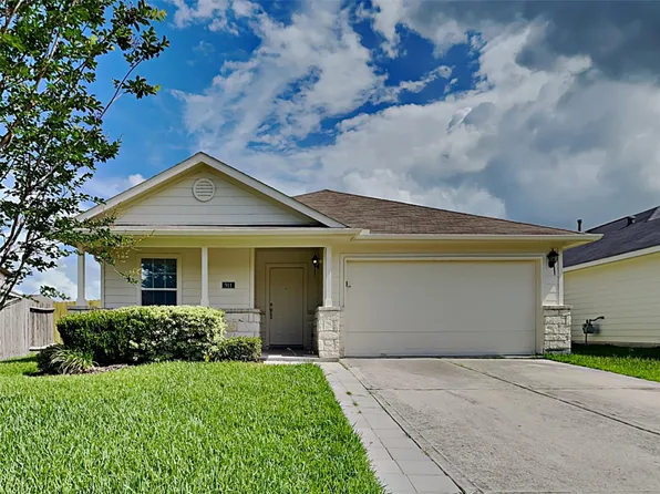 911 Lancaster Lake Dr, Houston, TX 77073