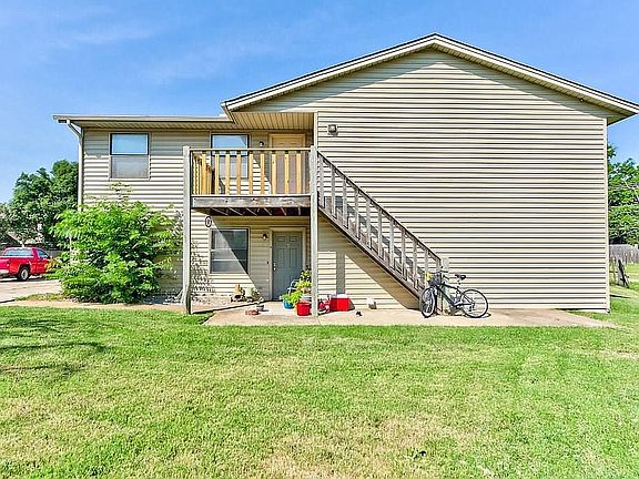 5th image of 302 Vicksburg Cir