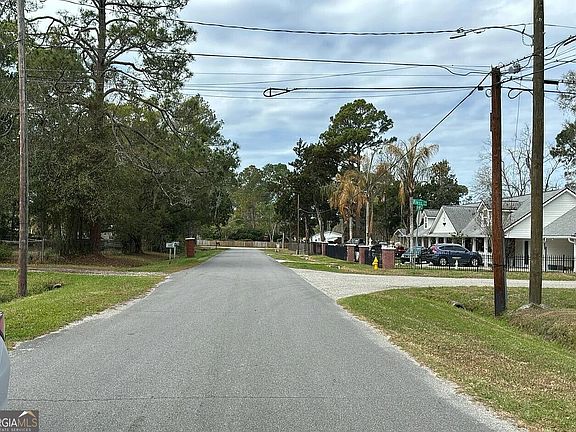 5th image of 11118 Flamingo Ave