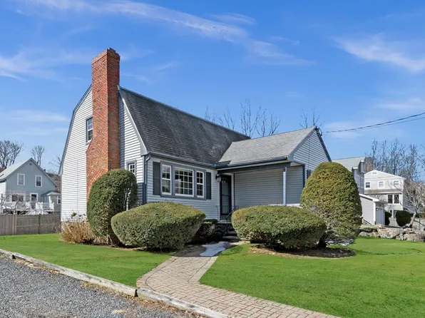 10 Garfield St, Marblehead, MA 01945