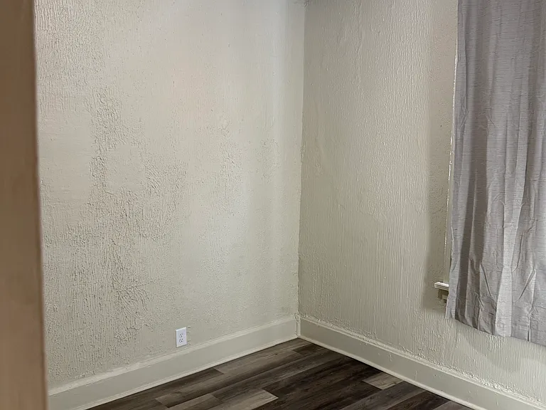 1740 W 87th St #1 — Photo 10