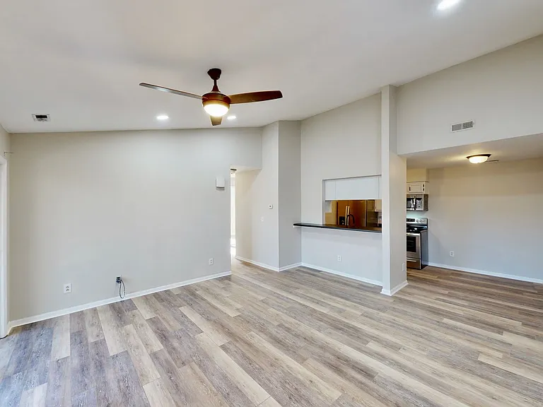 9617 Vinca Cir #G — Photo 10