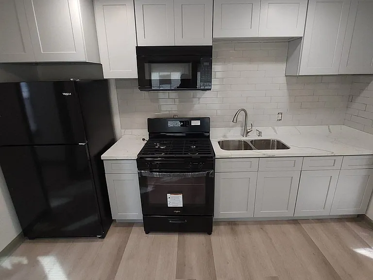 4749 Clayton Dr — Photo 4