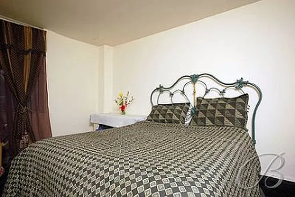 Sold by Bellmarc Realty | media 1