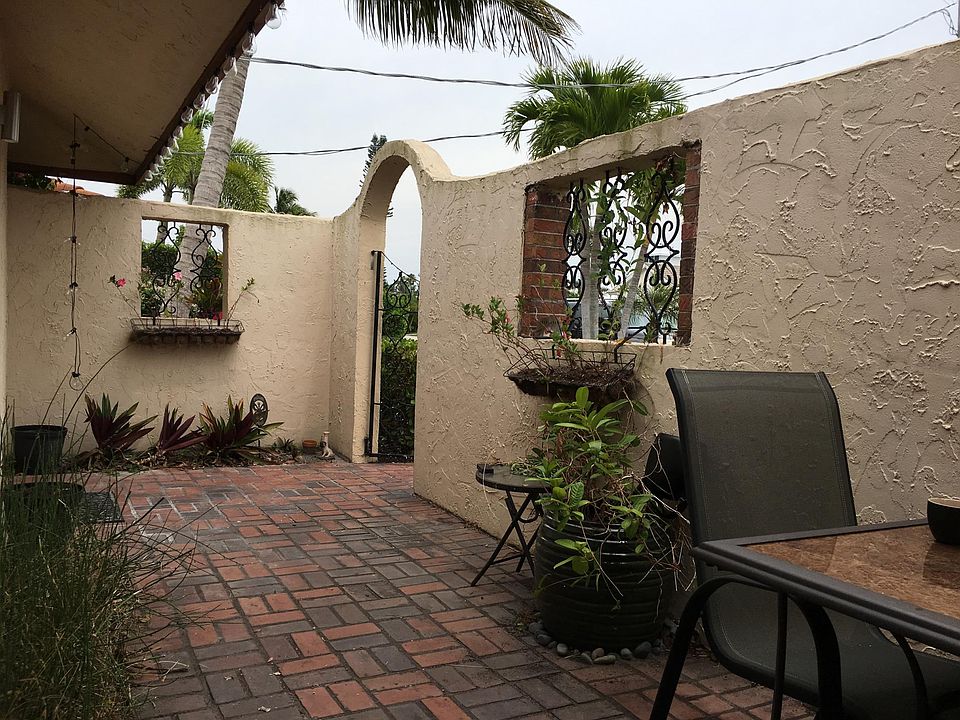 2nd image of 1455 Curlew Ave #2