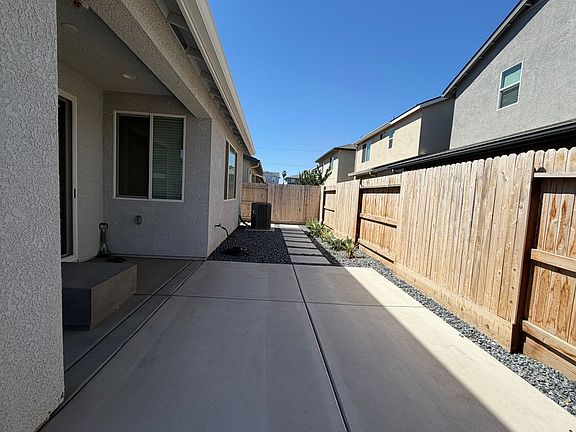 5th image of 3031 N Martin St