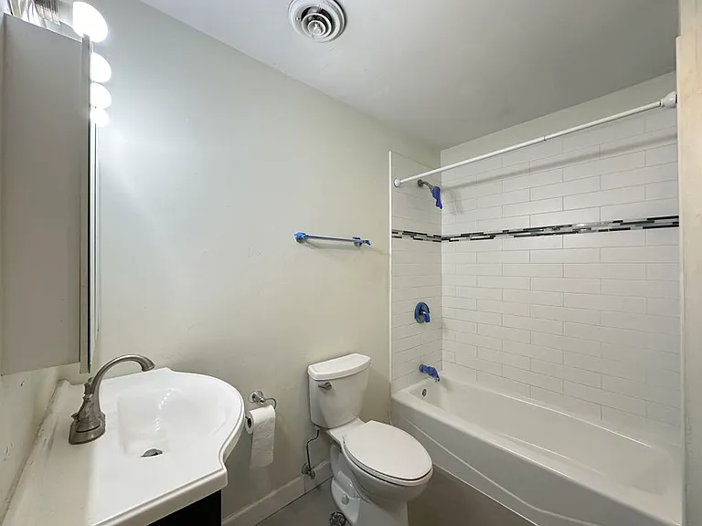 1160 N Lasalle St #2 — Photo 18