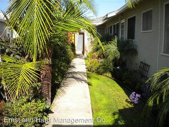 2nd image of 4548 1/2 N Lakewood Blvd