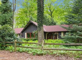 7147 Golfmere Dr, South Haven, MI 49090