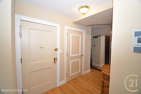 Sold by DO NOT USE - CENTURY 21 MK Realty | media 20