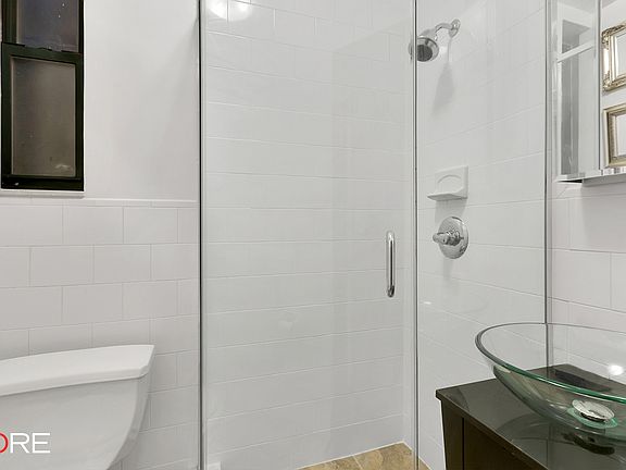 5th image of 332 E 77th St APT 7