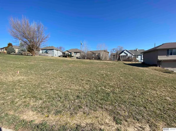 13612 Ohio St, Omaha, NE 68164