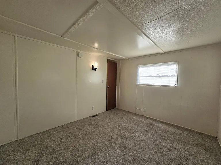 622 Richard St — Photo 12