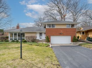 1348 S Knight Ave, Park Ridge, IL 60068