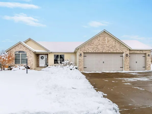 28 Nicholas Ct, Eldridge, IA 52748