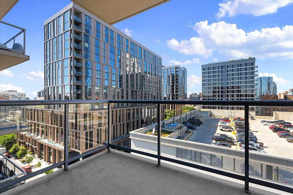 1 bed, 800 sqft, $3,150 — Photo 3