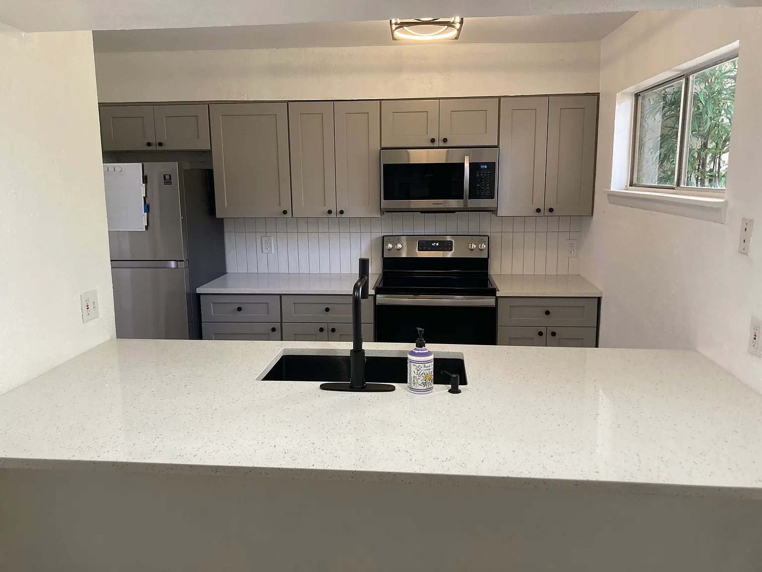 2 bed, 1143 sqft, $2,000 — Photo 2