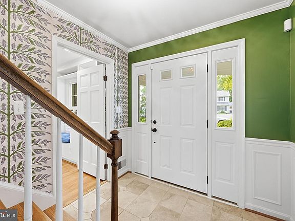 3rd image of 8607 Pilgrim Ct