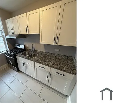 5758 S Green St — Photo 2