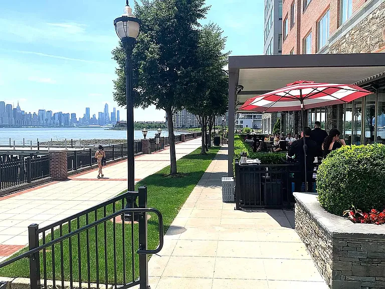 The View at Edgewater — Photo 20