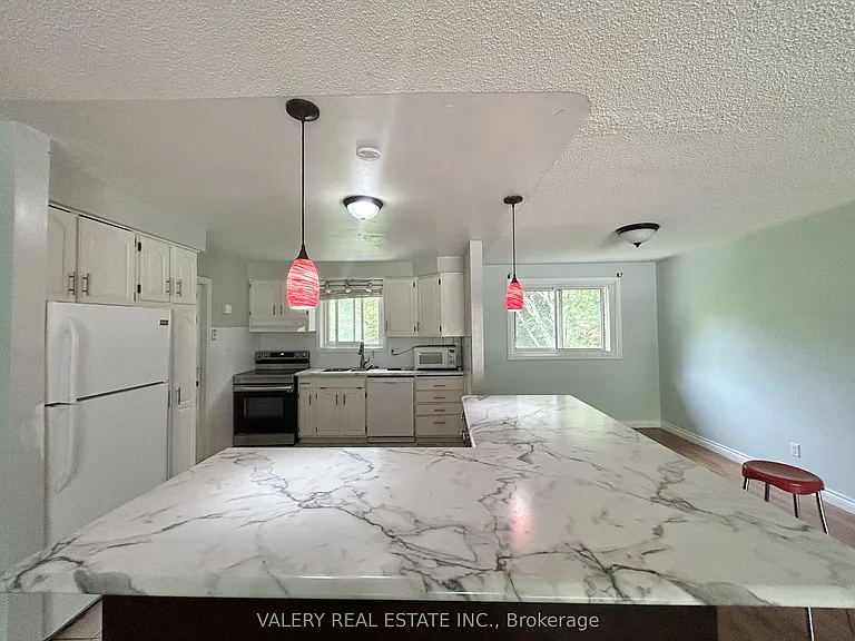 63 Paperbirch Cres #A — Photo 5