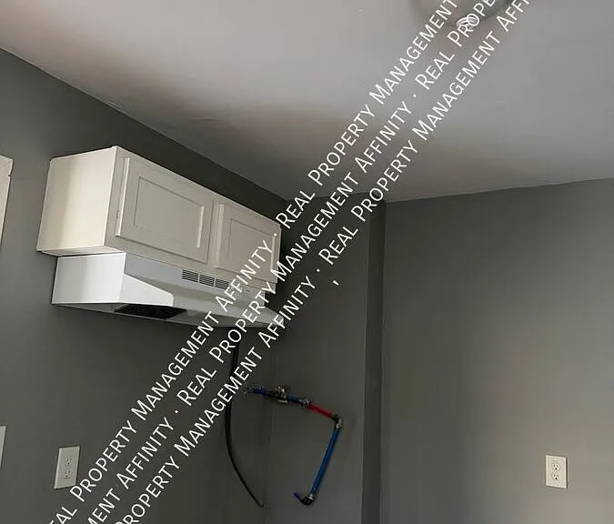 1753 Bismark St #B — Photo 11