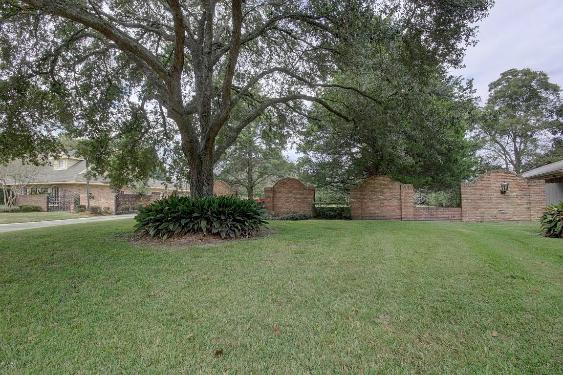 1206 W Bayou Pkwy, Lafayette, LA 70503 Zillow